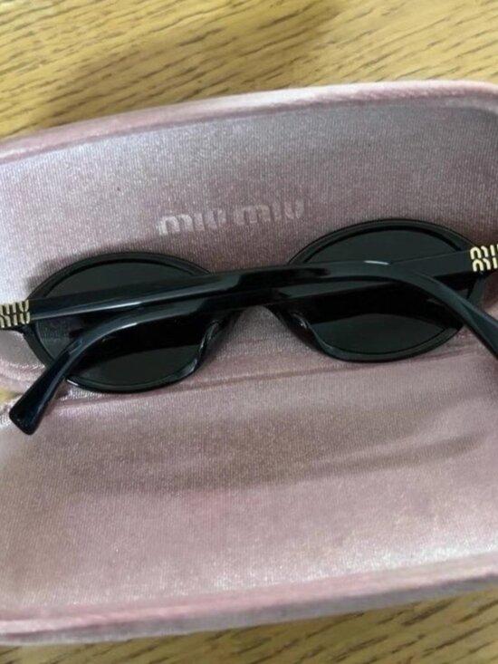 NWT   Miu Miu Black Sunglasses with Pink Velvet Case